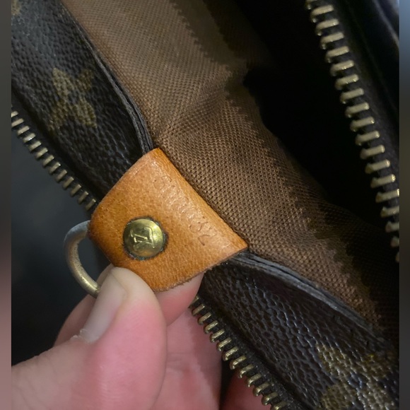 Louis Vuitton Tote Bag - Picture 6 of 14